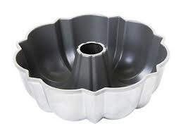 Focus Foodservice *disc* Cake Pan, Cast Alum, Fluted, 10-1/8"