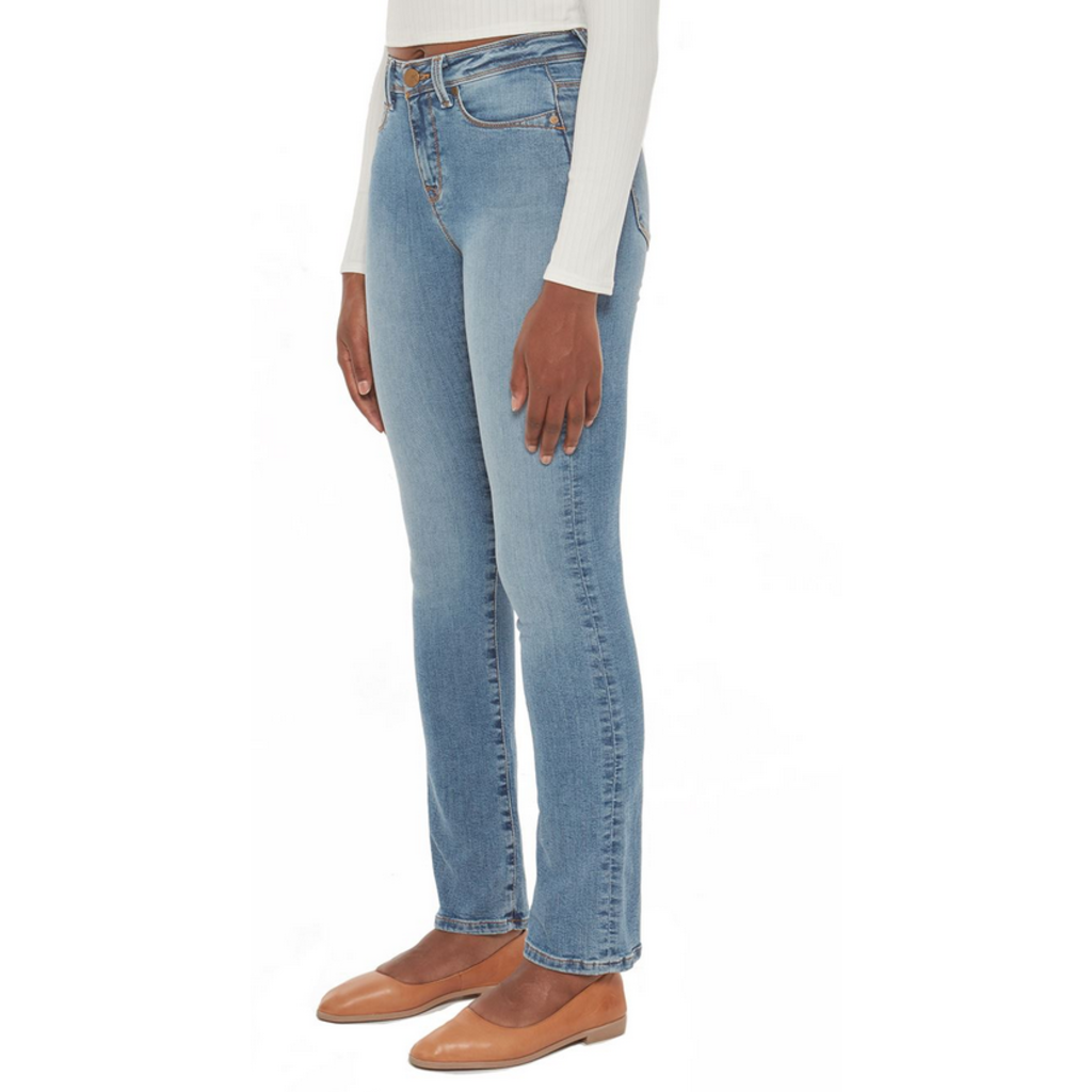 LOLA JEANS LOLA JEANS HIGH RISE STRAIGHT JEANS LIGHT BLUE