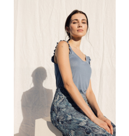 INDI AND COLD INDI AND COLD CAMISOLE A VOLANTS BLEU