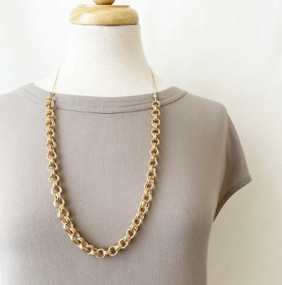 CARACOL LONG COLLIER AJUST. SUR CHAINE MAILLONS OR