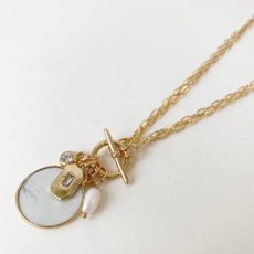 CARACOL CARACOL COLLIER SUR CHAINE BRELOQUES PIERRE NATURELLE ET BILLES ASSORTIES BLANC DORE