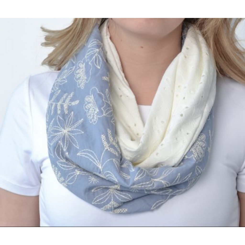 BALUCHON BALUCHON FOULARD INFINI MOITIE MOITIE BRODERIES ET FLEURS BLEU