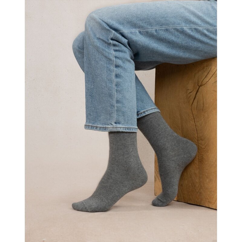 BLEU FORÊT BLEU FORET CHAUSSETTES CACHEMIRE UNIES 6095 GRIS FLANELLE