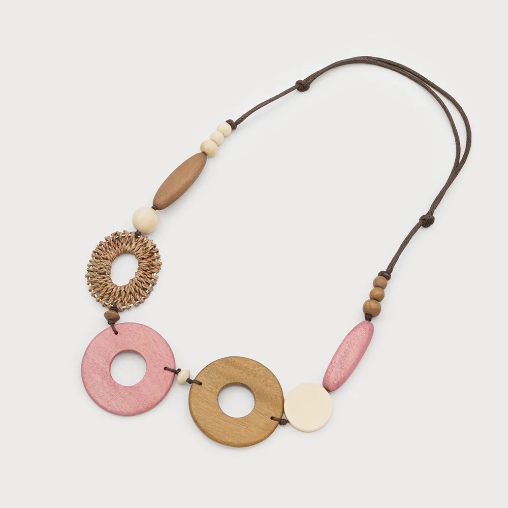 CARACOL COLLIER AJUSTABLE PIECES BOIS ET RAFIA 1725 TAN