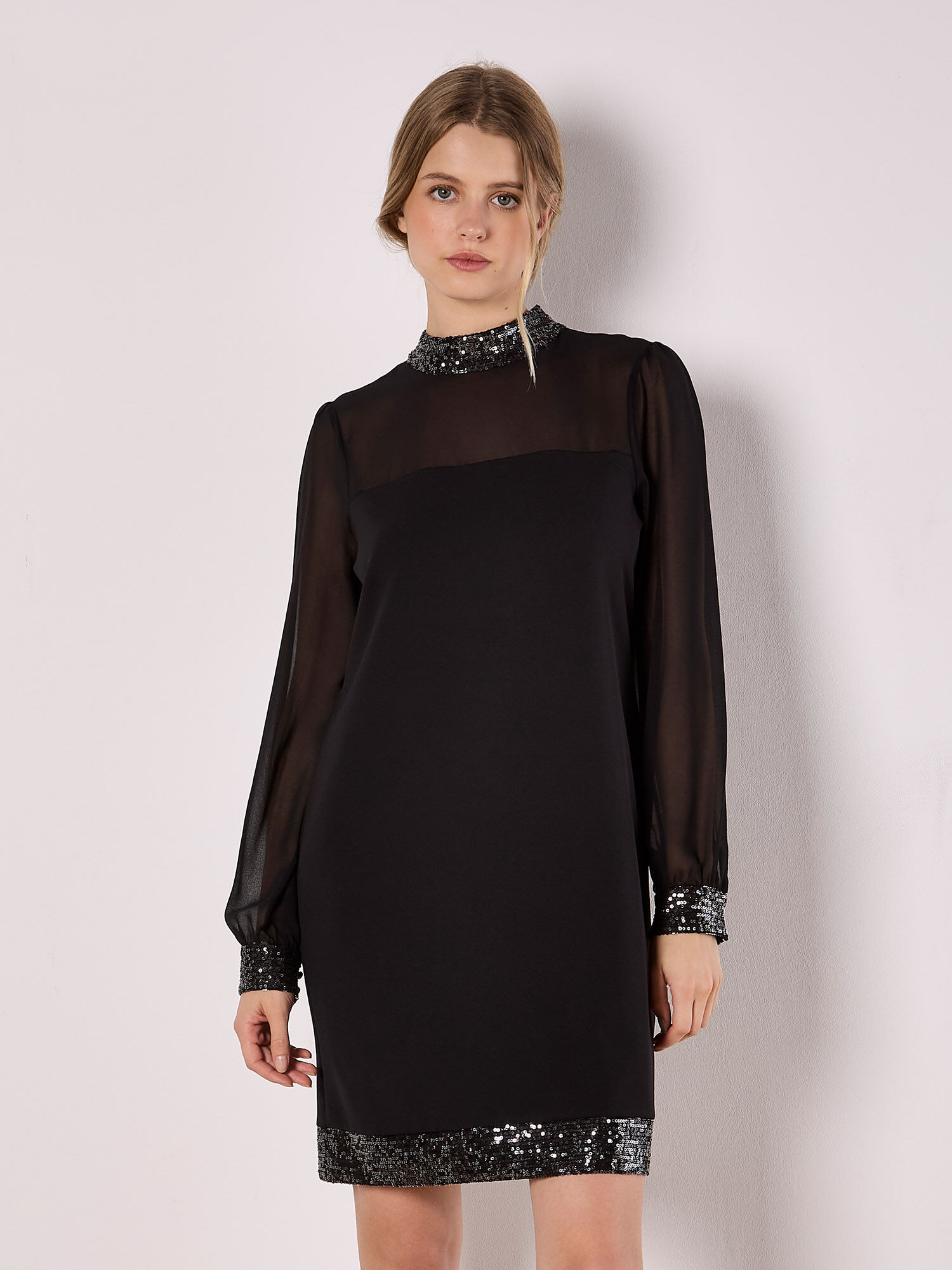 APRICOT 25H ROBE COURTE DUO COL/OURLETS SEQUINS NOIR
