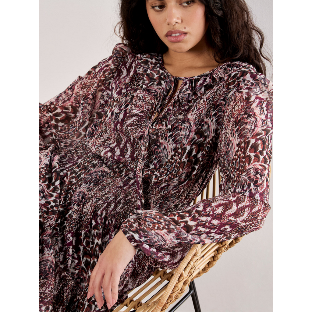 APRICOT APRICOT 25H ROBE FEATHER PATCHWORK RUFFLE BURGUNDY