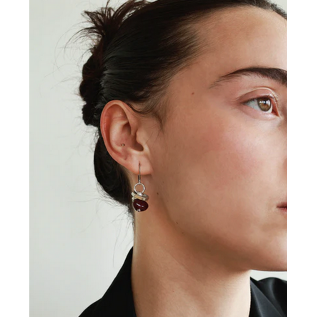 ANNE MARIE CHAGNON AM CHAGNON BOUCLES OREILLE PEGASUS ARGENT CERISE