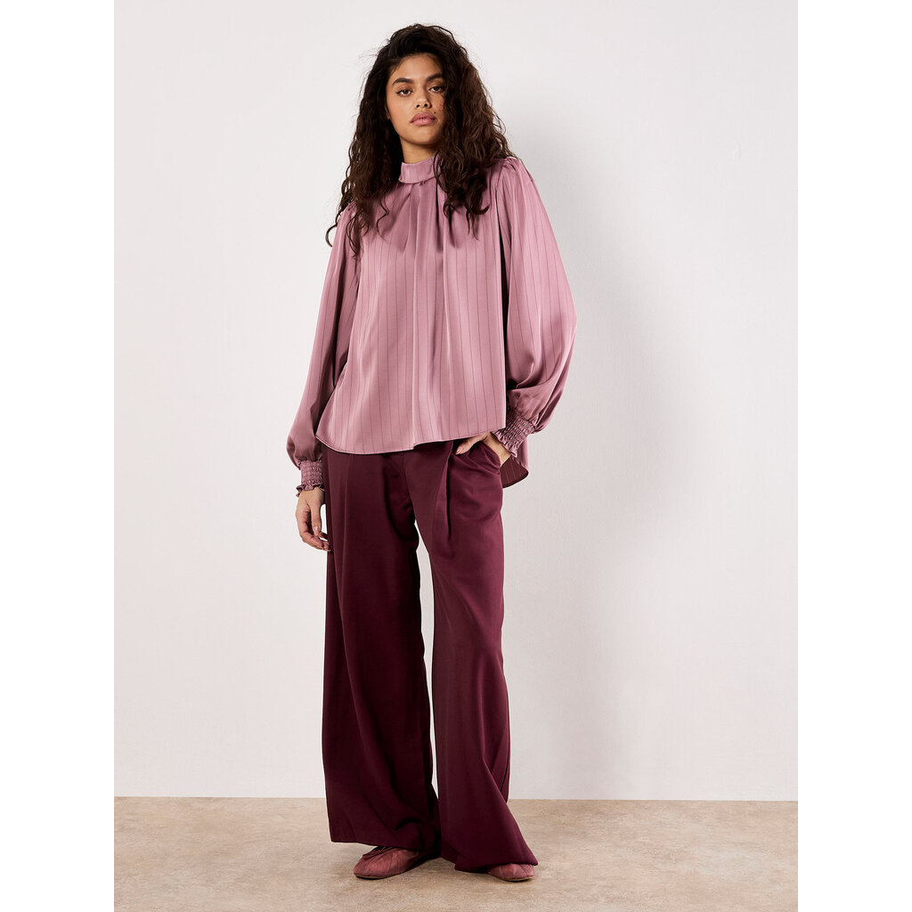 APRICOT APRICOT 25H SATIN STRIPE OPEN COLAR BLOUSE PURPLE