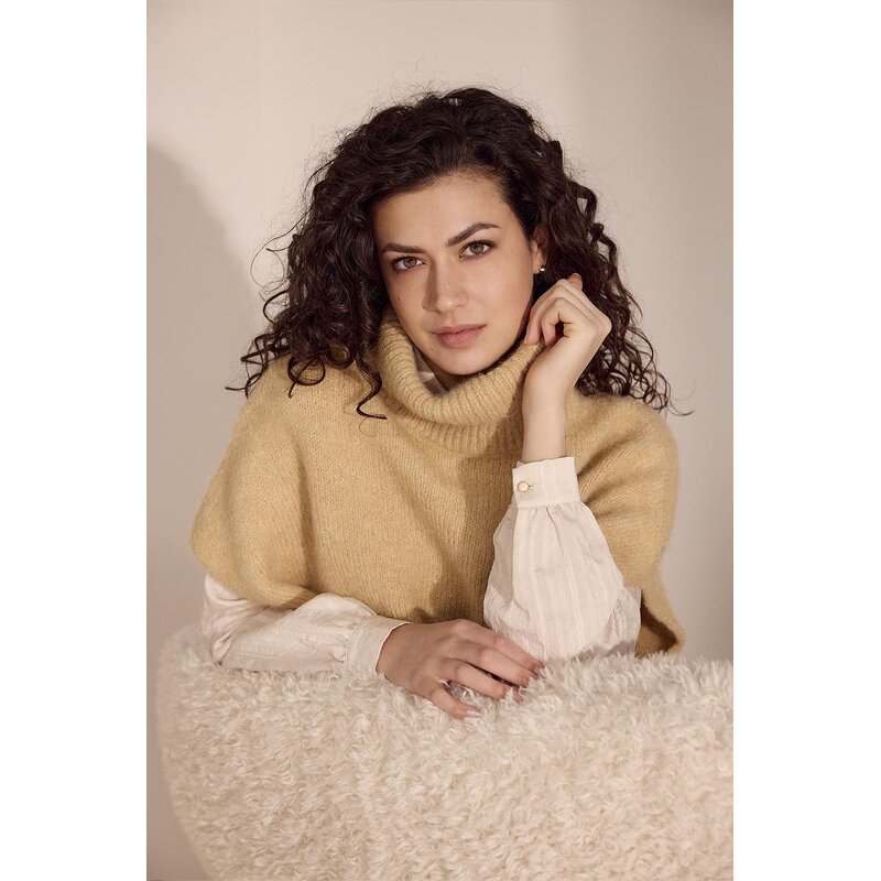 TRAMONTANA TRAMONTANA 25H SLEEVELESS TURTLE NECK CAMEL