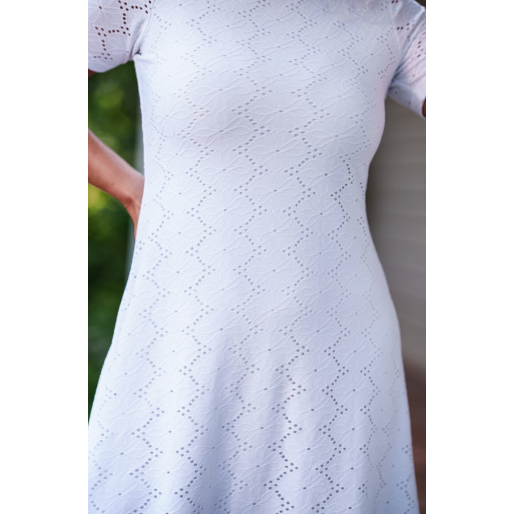 RIEN NE SE PERD TOUT SE CREE RIEN NE SE PERD 26E ROBE LITCHI BLANC