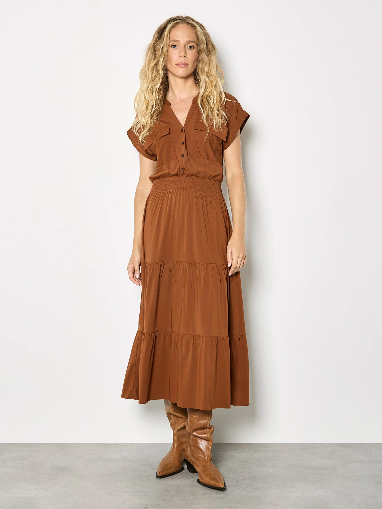 APRICOT 26E ROBE LONGUE CINTREE BOUTONS ROUILLE