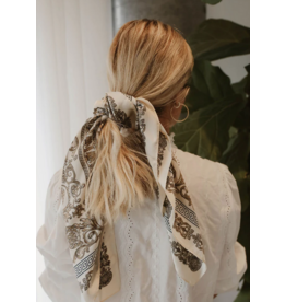 CARACOL CARACOL FOULARD SATINE CARRE MOTIF PAISLEY 6238/CRM