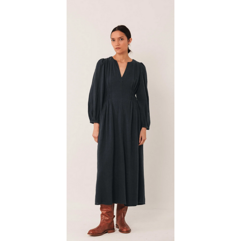 INDI AND COLD INDI AND COLD 25H ROBE LONGUE CEINTREE COL V MARINE
