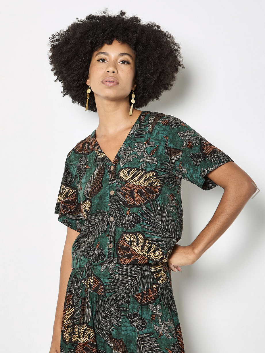 APRICOT APRICOT 26E HAUT CROP PALM PRINT GREEN
