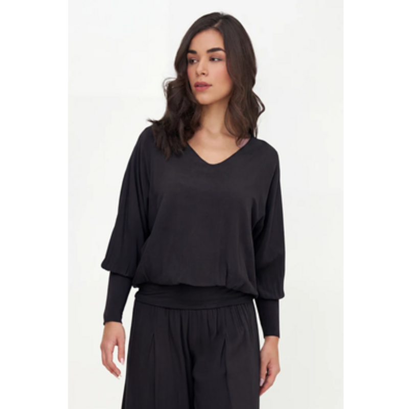M MADE IN ITALY M MADE IN ITALY 26H 10/7496Z HAUT NOIR