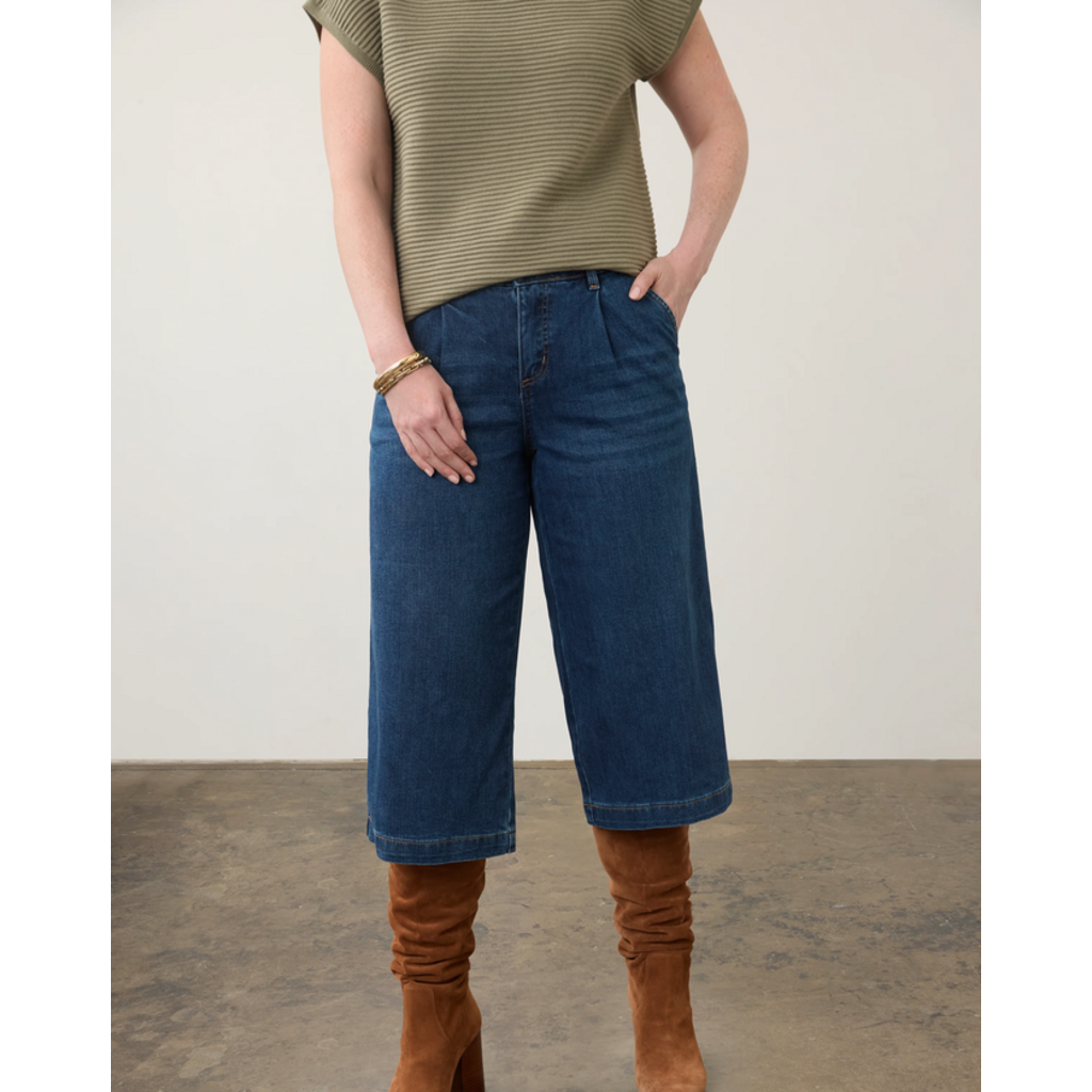 FDJ FDJ 26H 2434843 MID RISE PLEATED WIDE GAUCHO DARK WASH