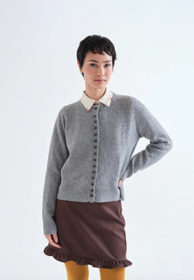 COMPANIA FANTASTICA COMPANIA FANTASTICA 26H CARDIGAN BOUTONS DOUX GRIS 63C/10240