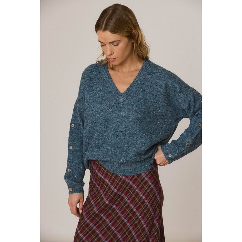 INDI AND COLD INDI AND COLD 26H PULL TRICOT BOUTONS SUR MANCHES BLEU VI26RD515