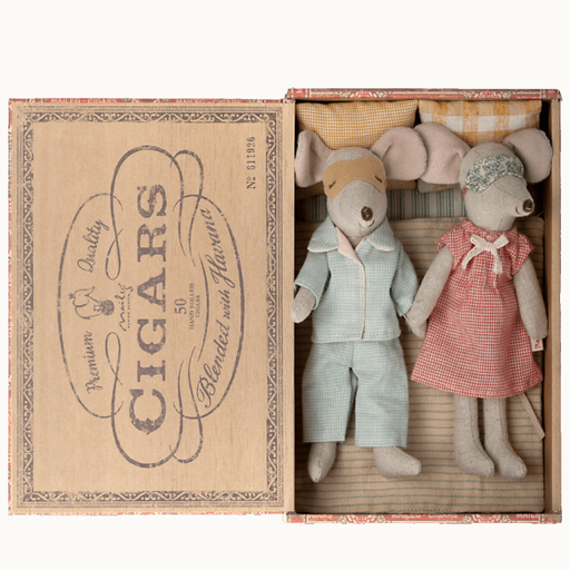 MAILEG Mum And Dad Mice In Cigarbox