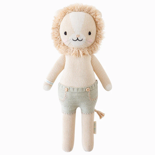Cuddle  + Kind Sawyer the Lion