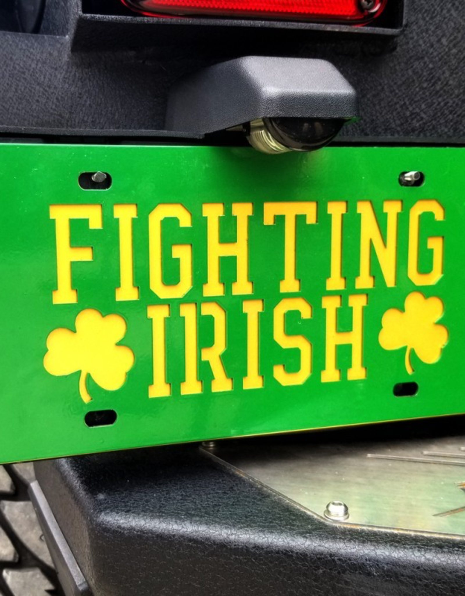 GAMEDAY IRONWORKS Notre Dame Fighting Irish Fighting Irish License Plate w/ Gold Backer