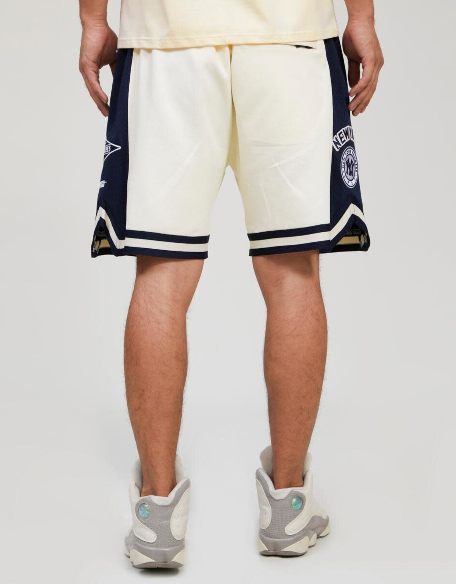 Pro Standard New York Yankees Men's Classic Retro Team Short