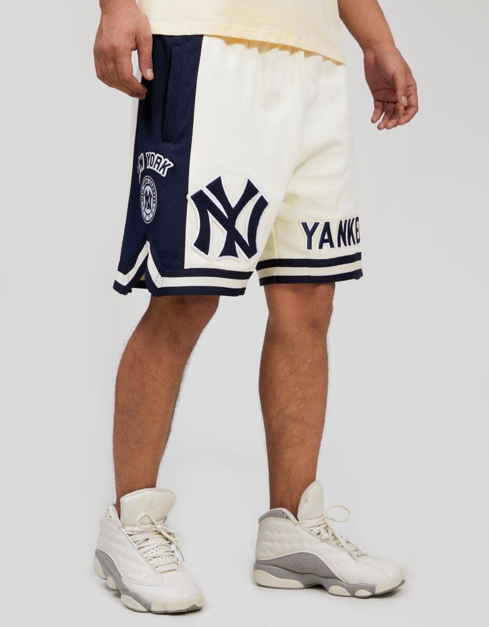 Pro Standard New York Yankees Men's Classic Retro Team Short