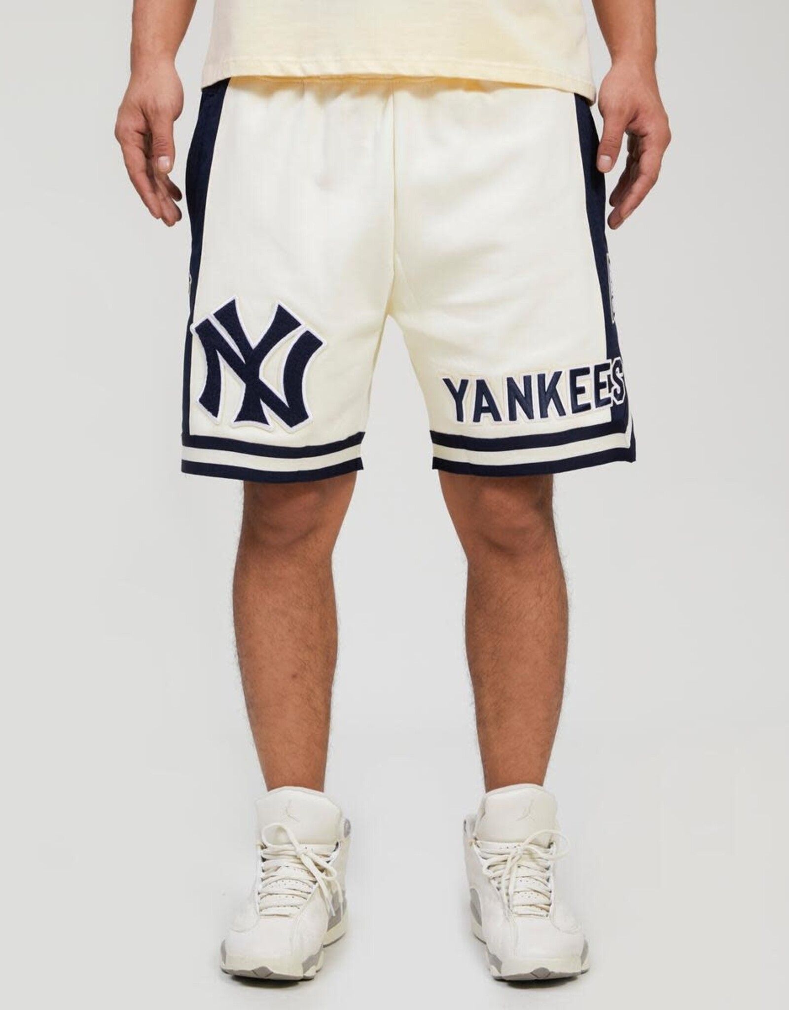 Pro Standard New York Yankees Men's Classic Retro Team Short