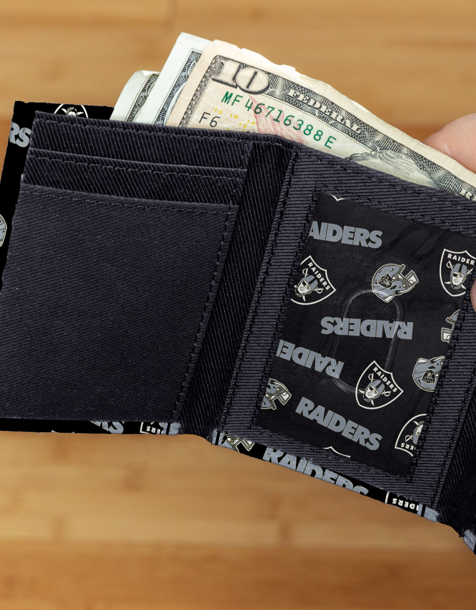 RICO INDUSTRIES Las Vegas Raiders Canvas Trifold Wallet