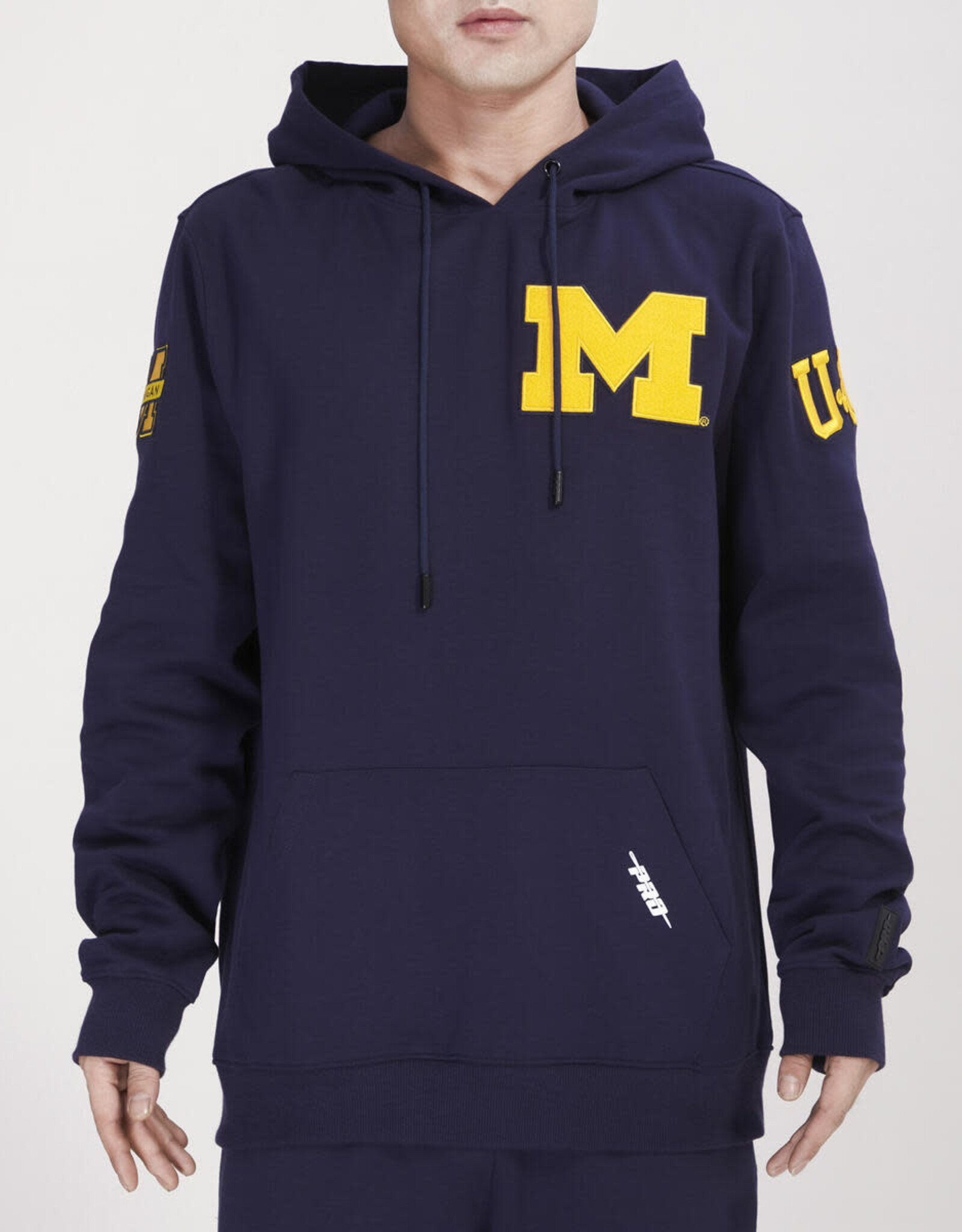 Pro Standard Michigan Wolverines Men's Classic Logo Pullover Hoodie - Navy