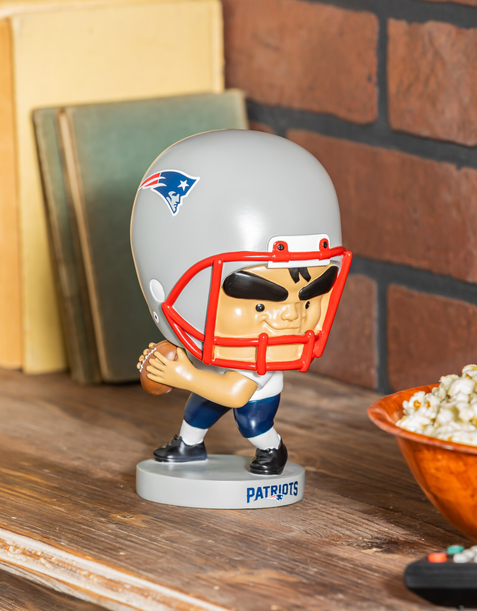 EVERGREEN New England Patriots Lil Big Head Quarterback Player Statue