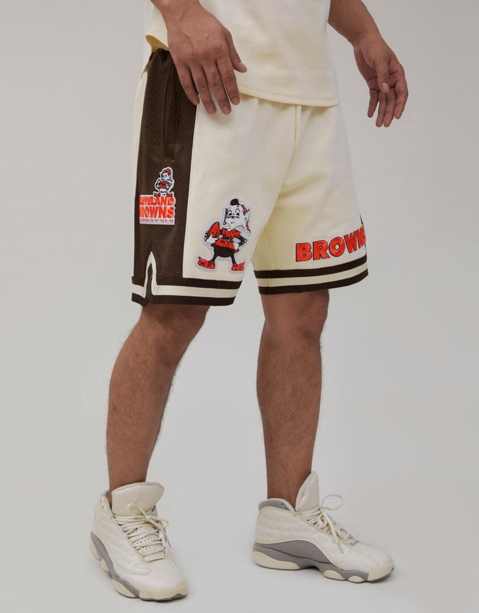 Pro Standard Cleveland Browns Men's Classic Retro Team Short - Eggshell