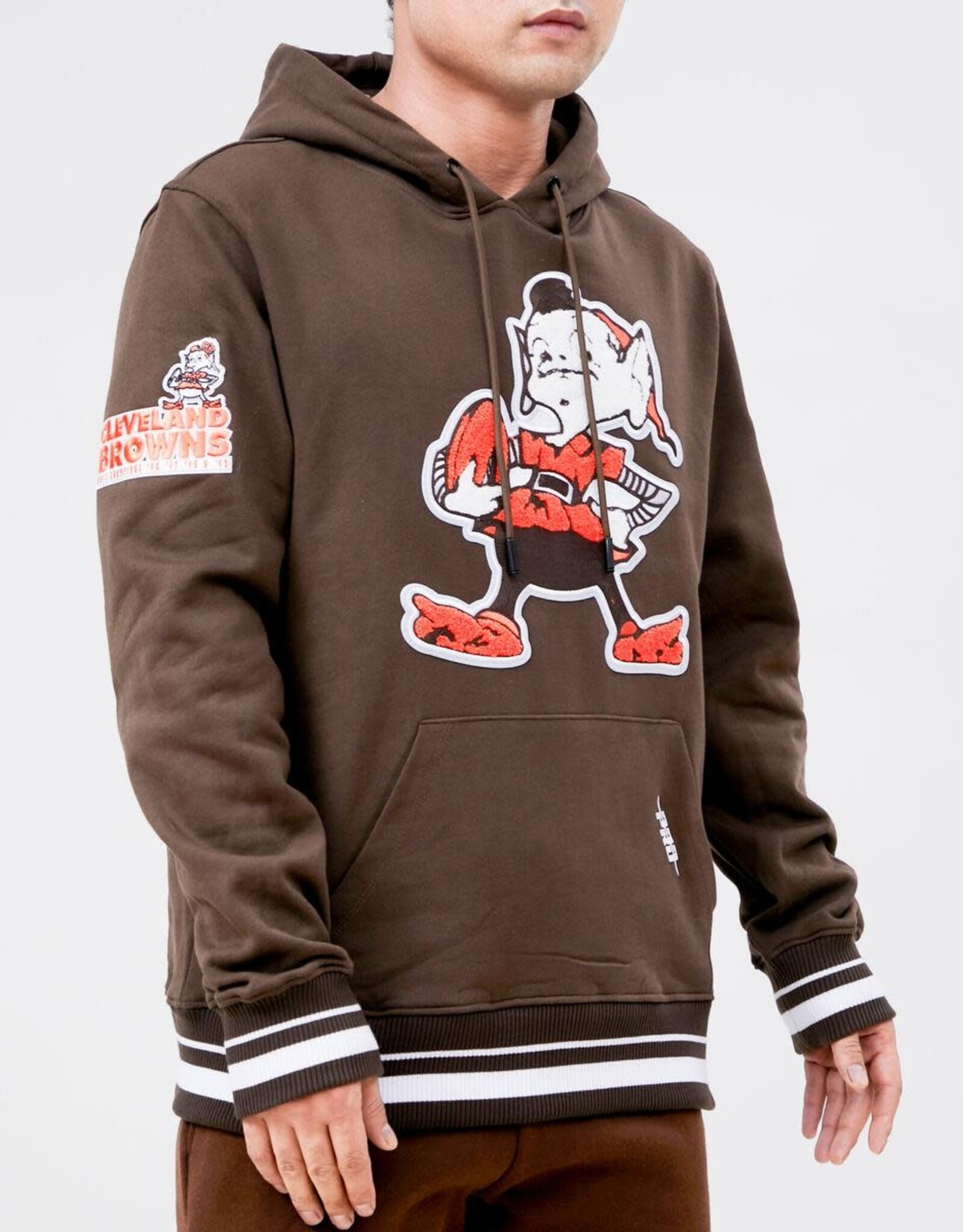 Pro Standard Cleveland Browns Men's Retro Classic Fleece Pullover Hoodie - Brown