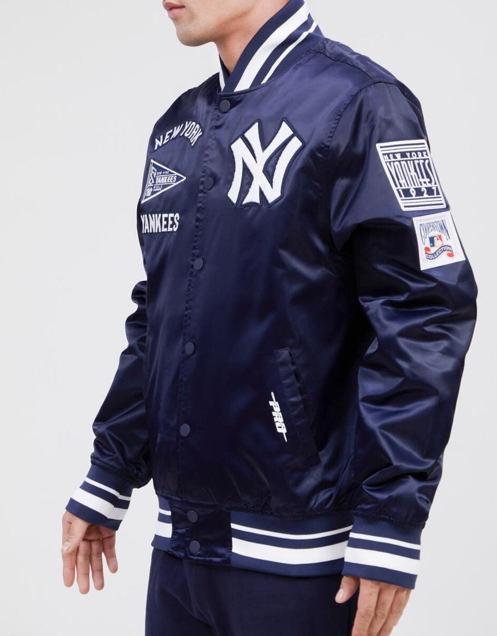 Pro Standard New York Yankees Men's Classic Retro Satin Jacket - Navy