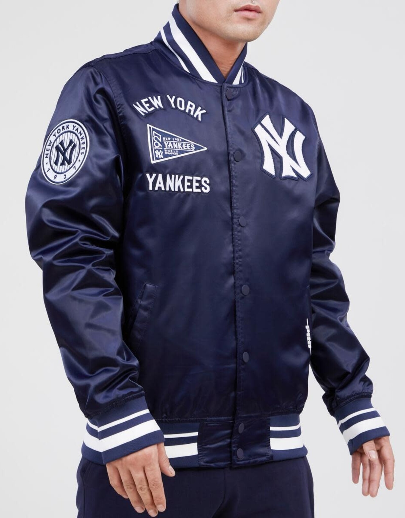 Pro Standard New York Yankees Men's Classic Retro Satin Jacket - Navy