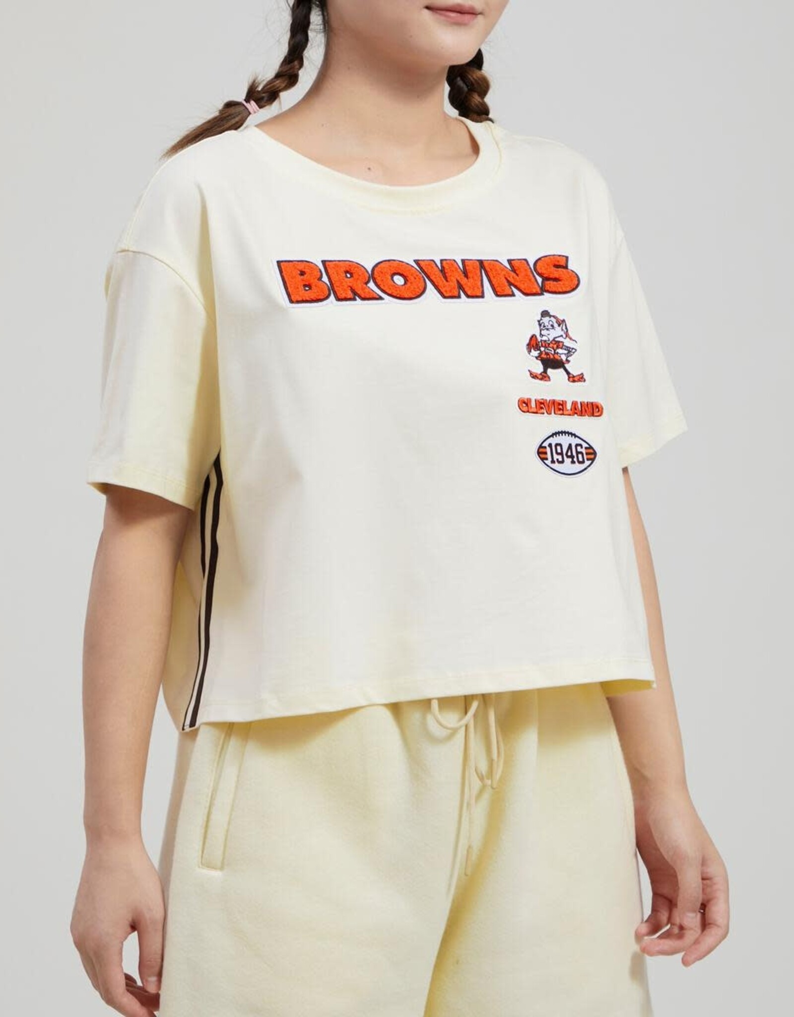 Pro Standard Cleveland Browns Women's Retro Classic Boxy Tee - Eggshell