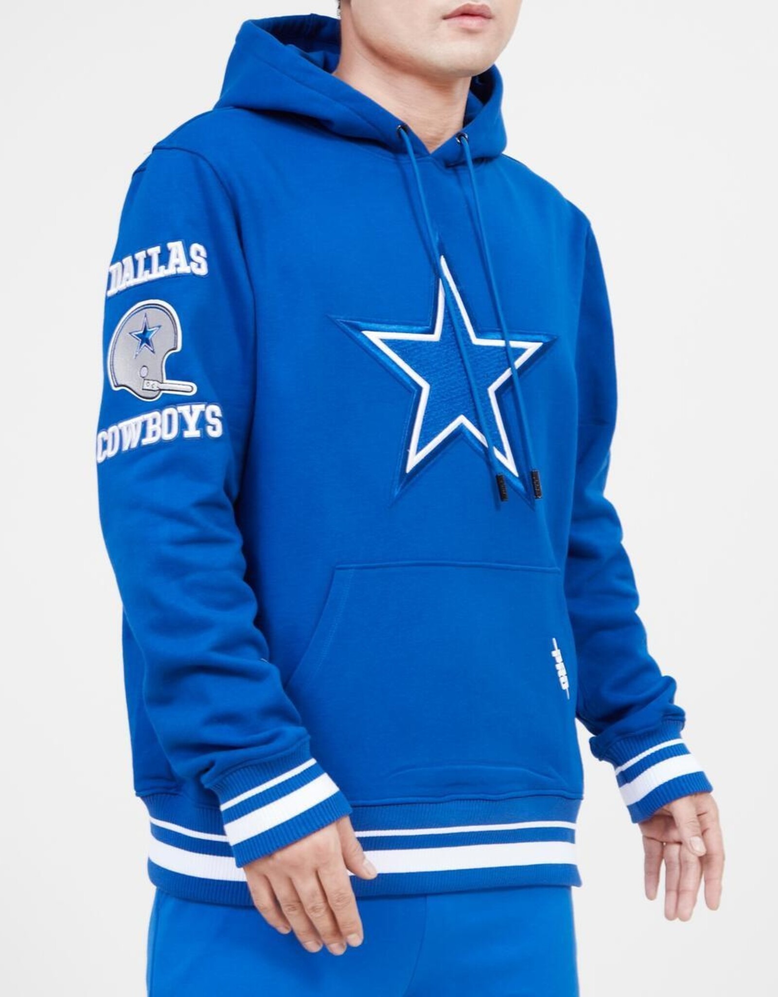 Pro Standard Dallas Cowboys Men's Retro Classic Fleece Pullover Hoodie - Blue