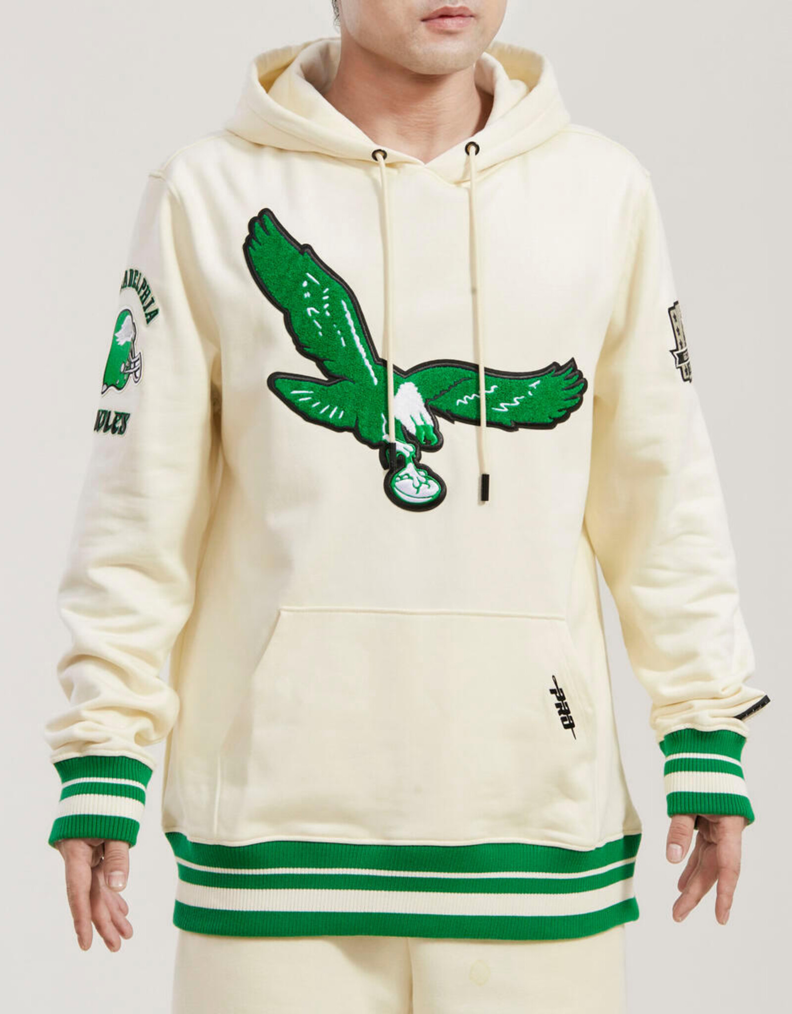 Pro Standard Philadelphia Eagles Men's Retro Classic Fleece Pullover Hoodie - Eggshell