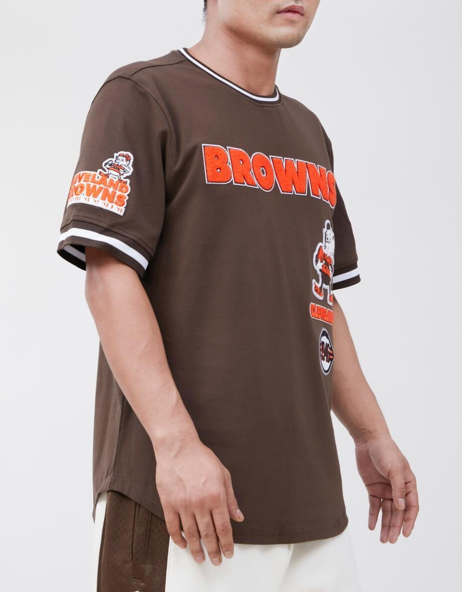 Pro Standard Cleveland Browns Men's Classic Retro Striped Short Sleeve Tee - Brown