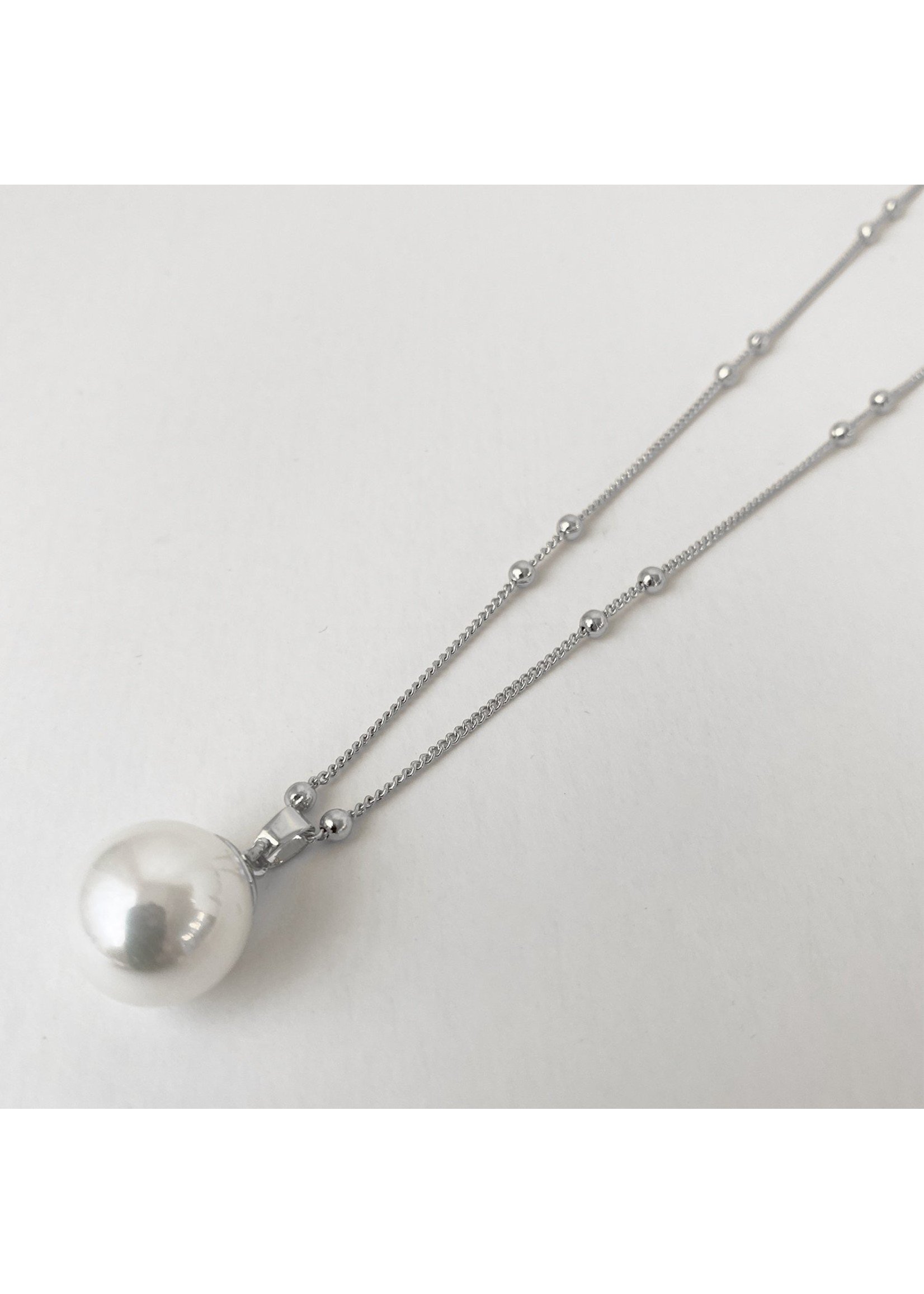 Caracol Pearl Pendant Necklace