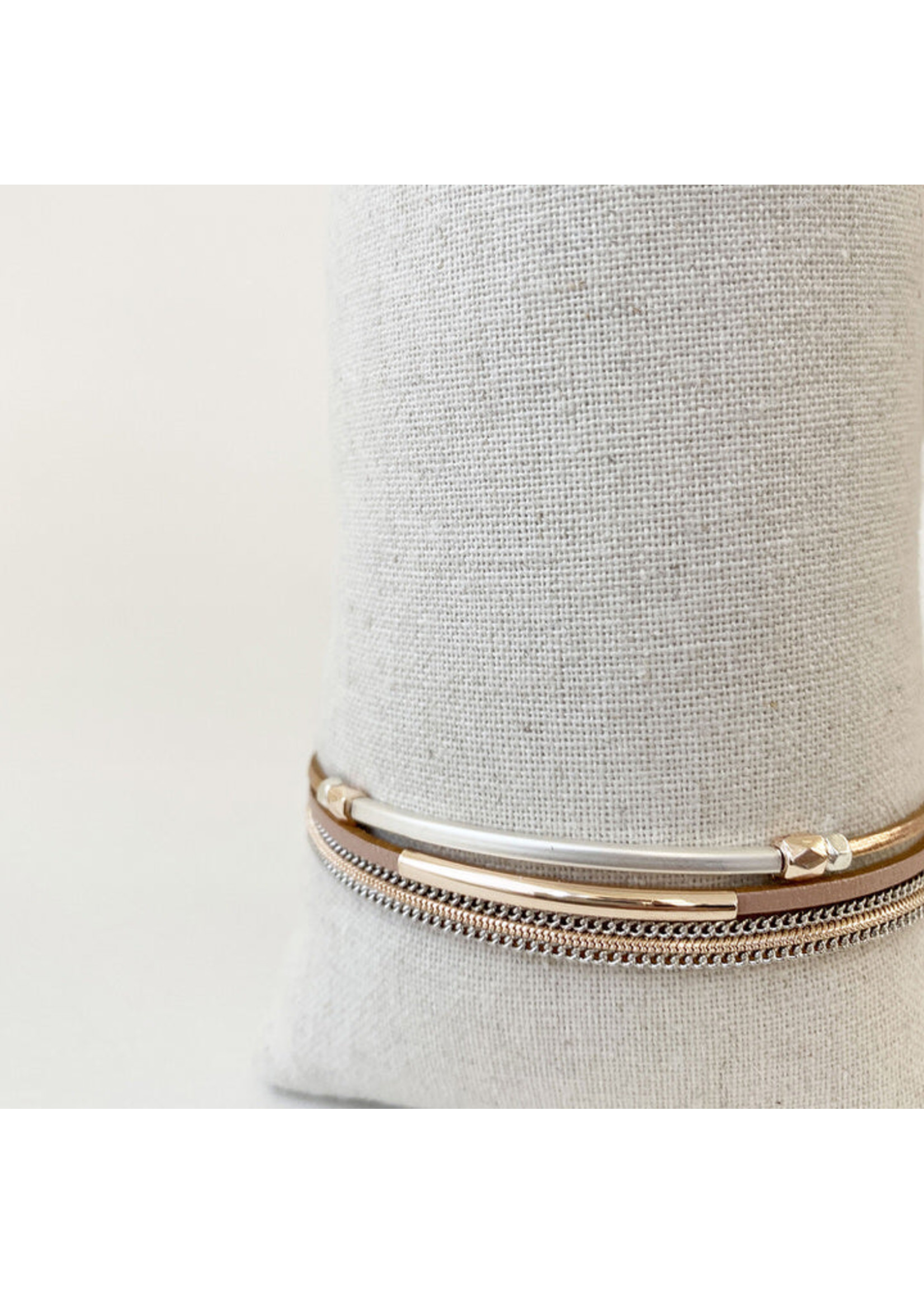 Delicate Single Multi-strand Bracelet in Genuine Leather w/Metal