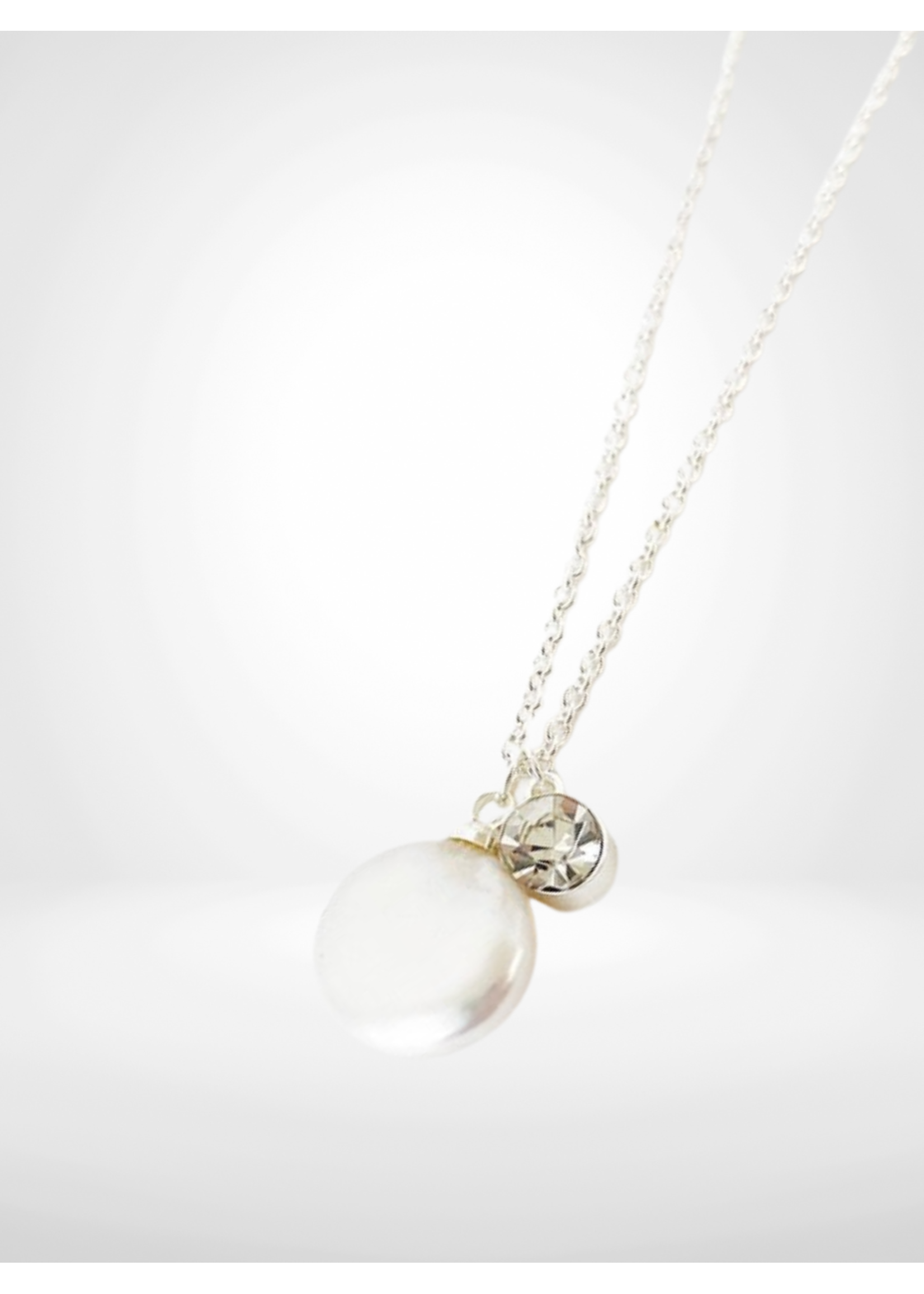 Caracol Mini Faux Pearl & Crystal Pendant Necklace