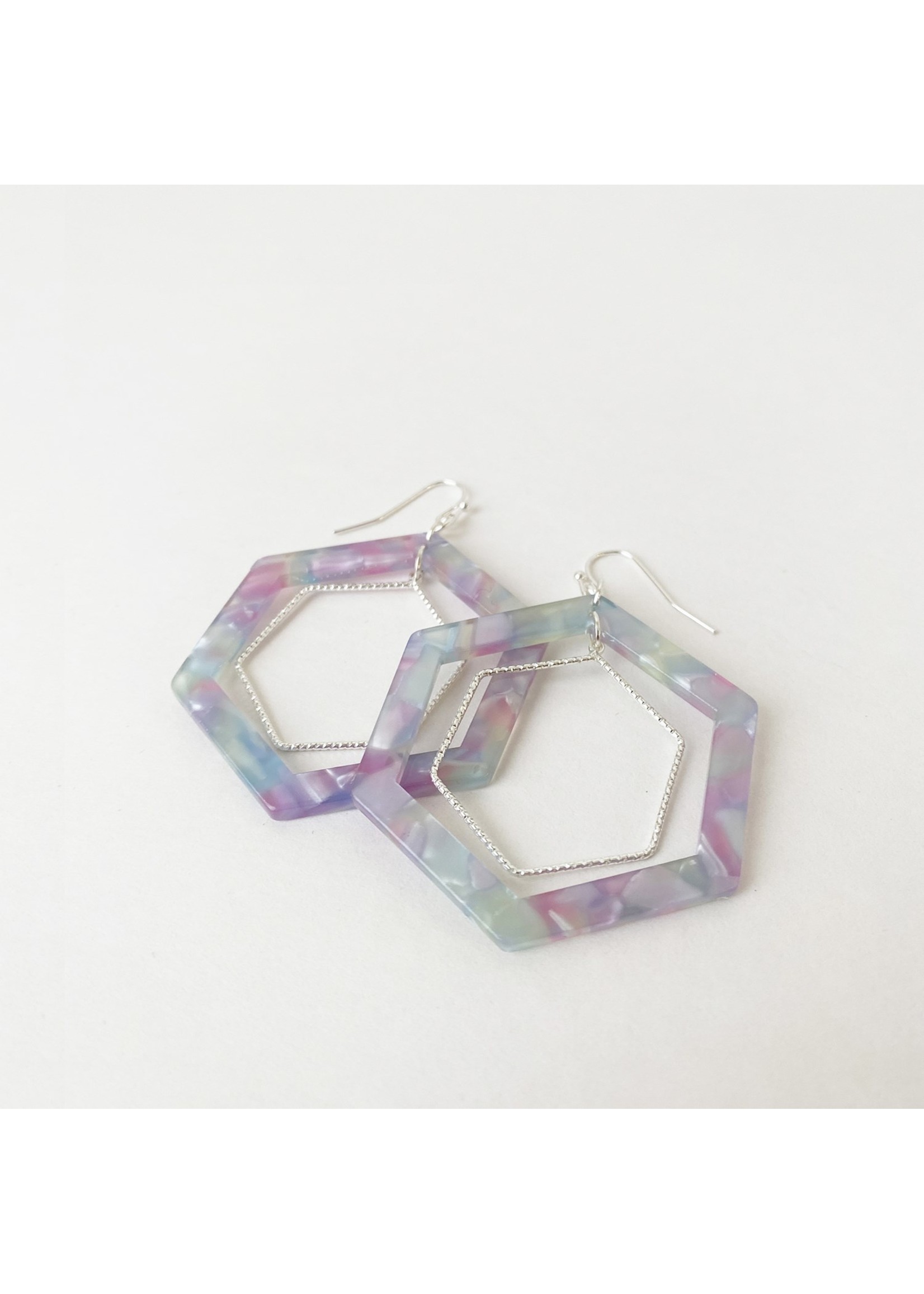 Caracol Hexagonal Resin & Thin Metal Earrings