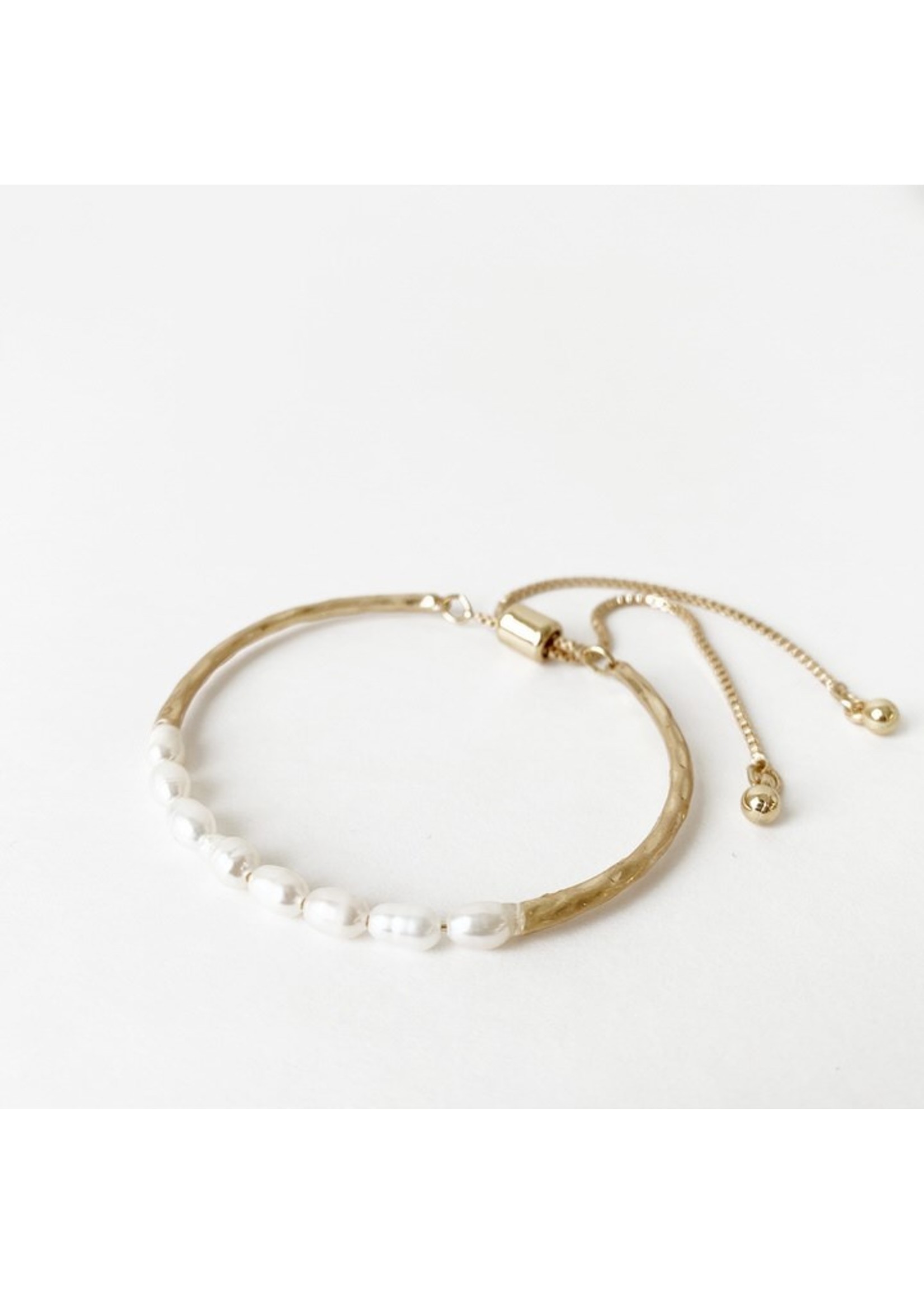 Caracol River Pearls And Metal Adj. Bracelet