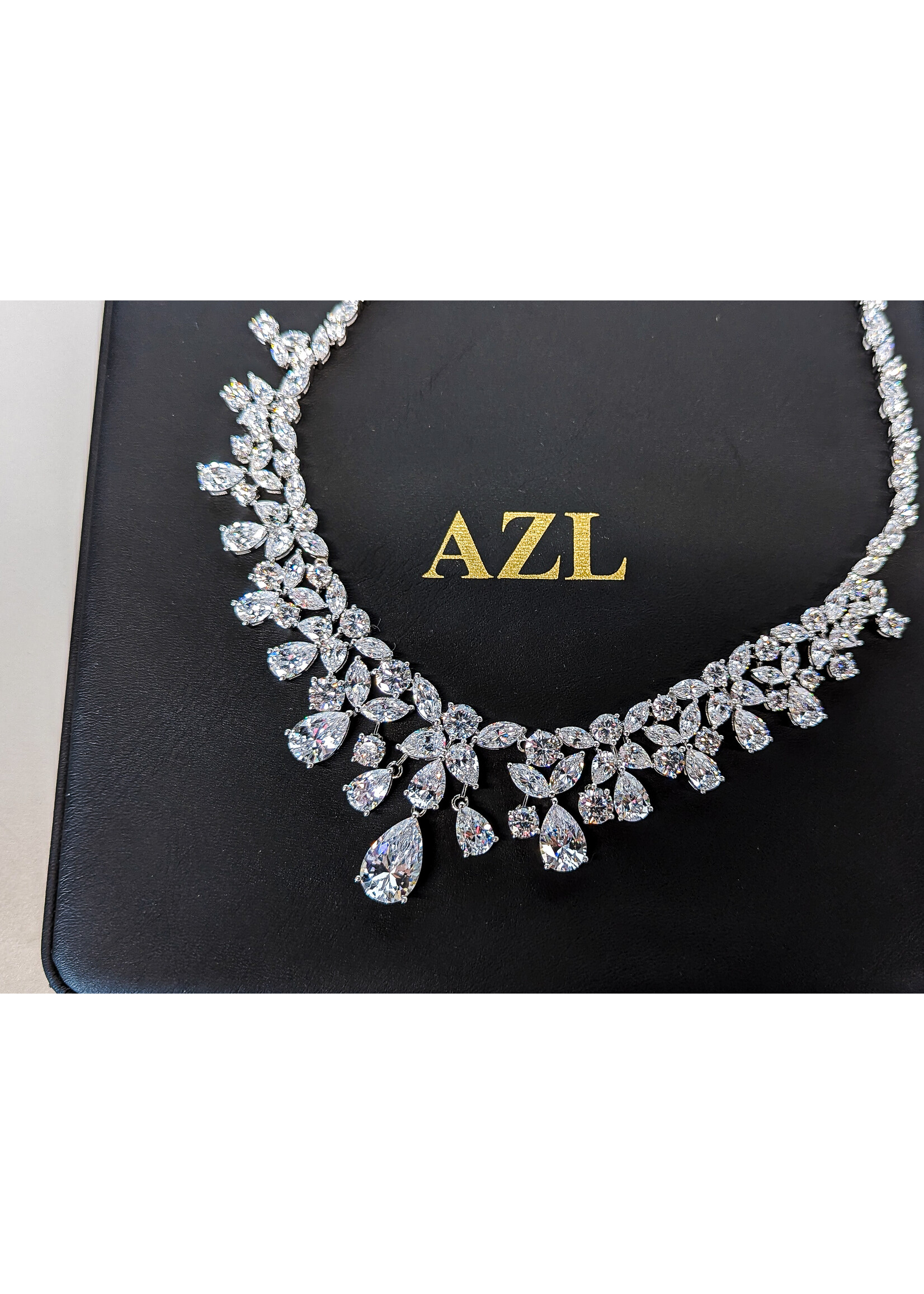 Anna Zuckerman Luxury AZL Elizabeth 36 Diamond White Necklace