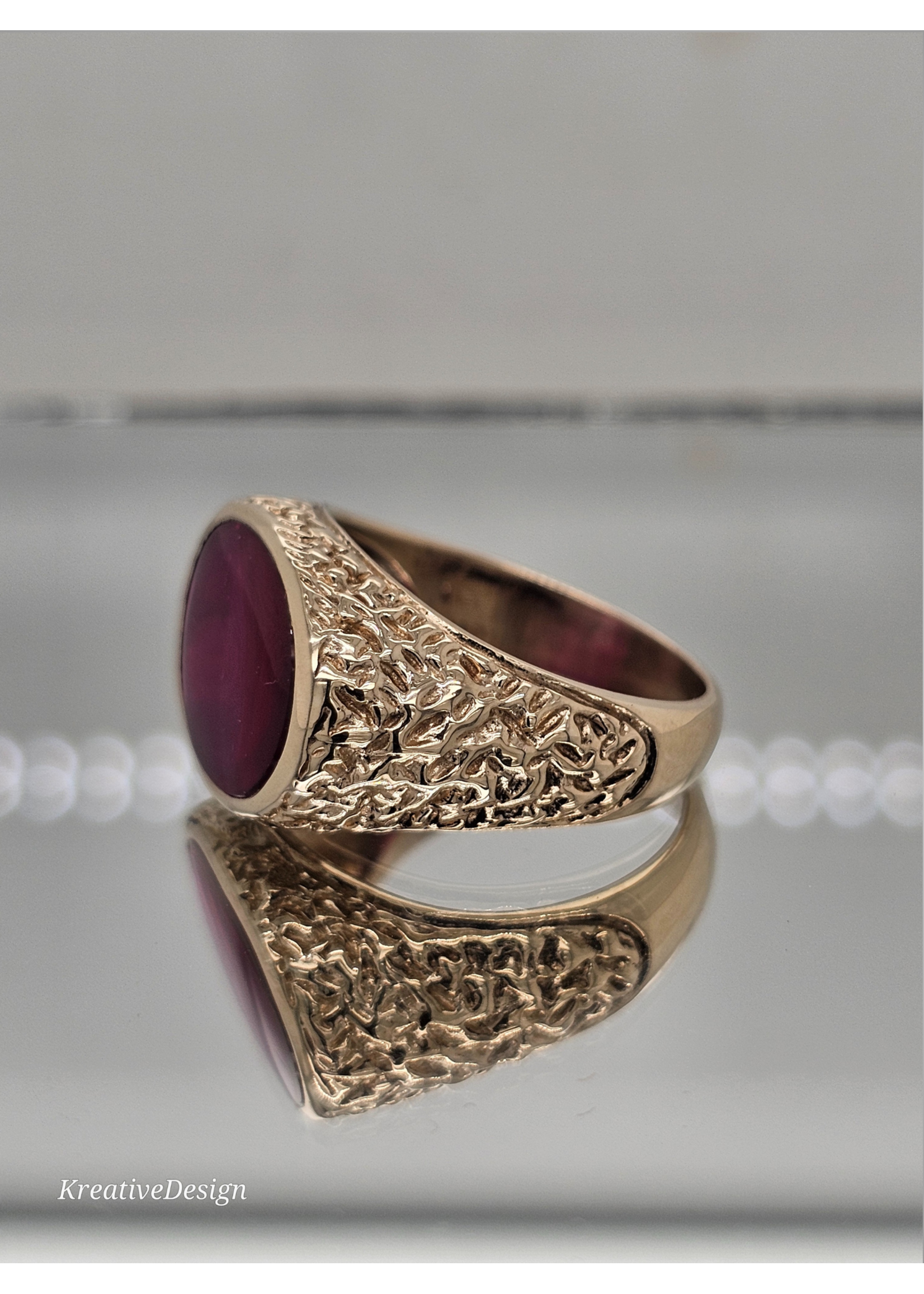 Vintage Vintage Oval Cab Synthetic Ruby 10ky SZ 8