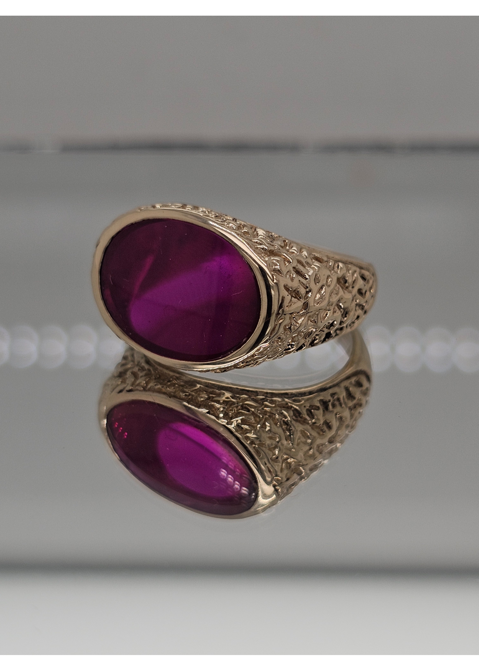 Vintage Vintage Oval Cab Synthetic Ruby 10ky SZ 8