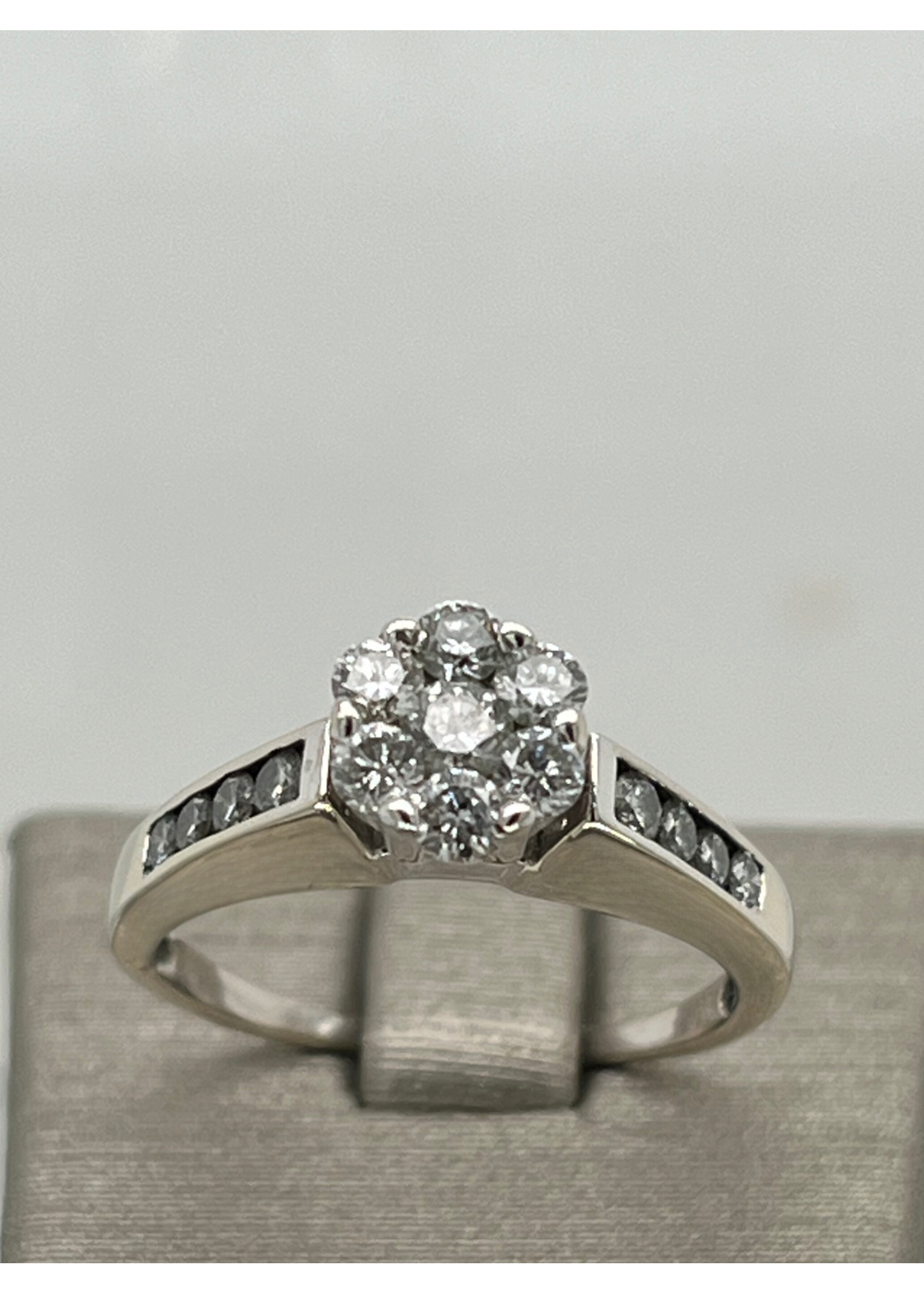 Vintage Vintage Illusion Diamond Ring R1400