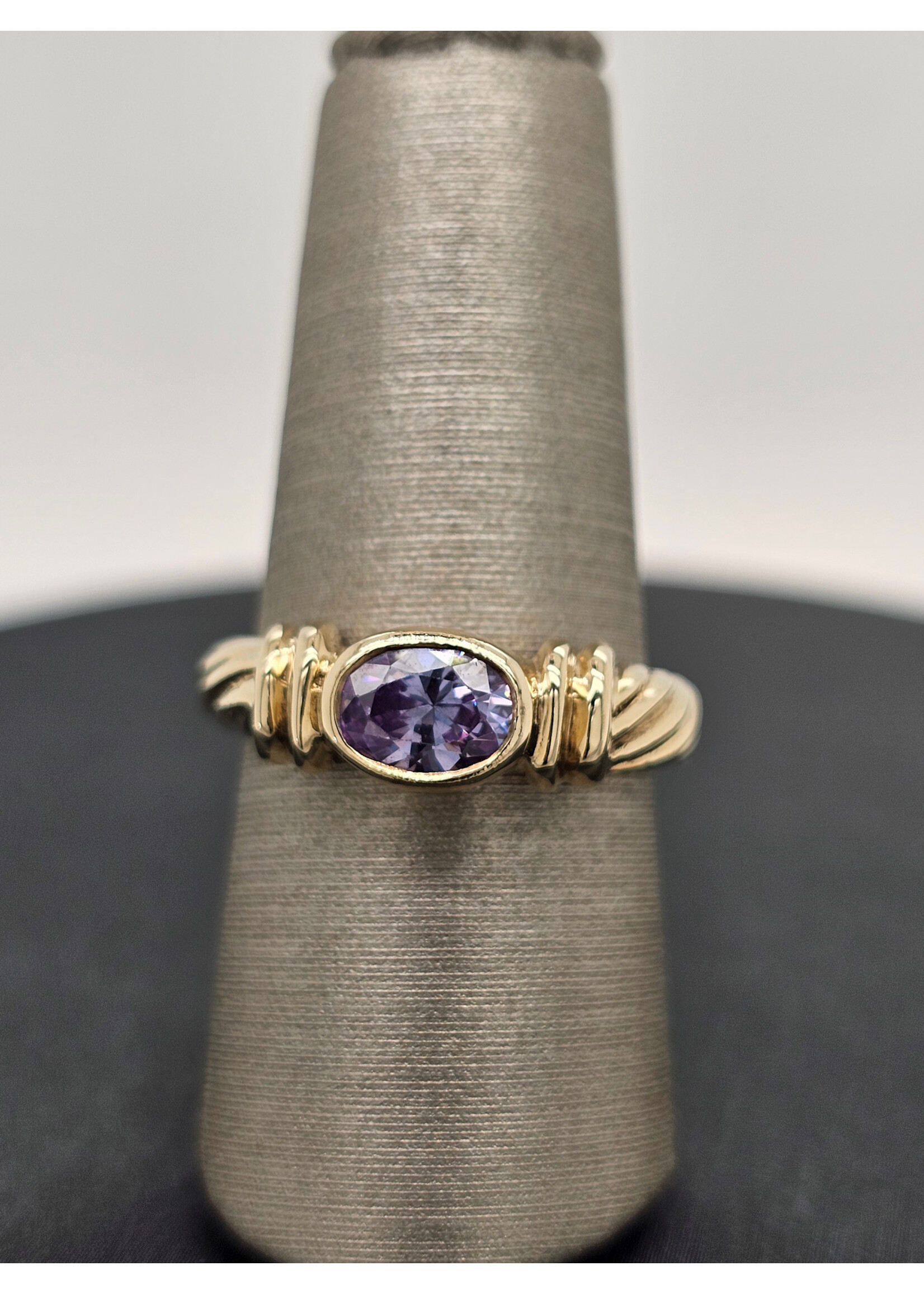 Vintage Vintage 10Ky Bezel Set June stone Size 7.5