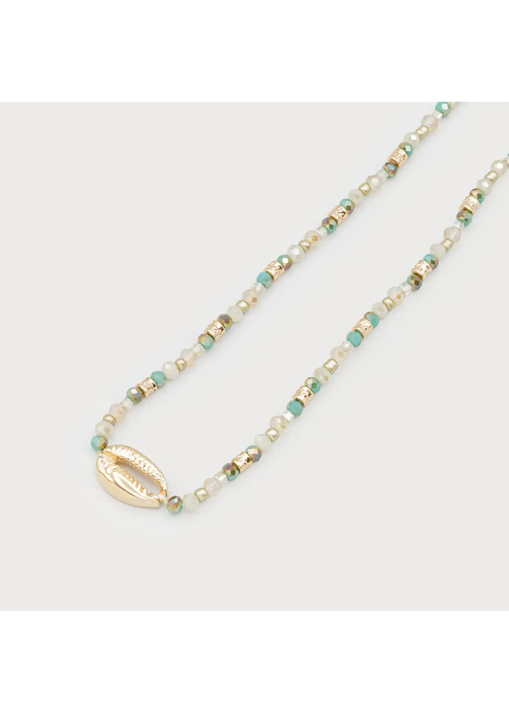 Caracol Glass Beaded Necklace w/shell